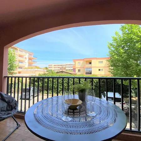 Sm530-b124 Maxime 2 Pieces 4 Couchages Piscine * Sainte-Maxime