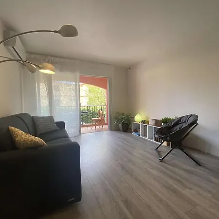 Sm530-b124 Maxime 2 Pieces 4 Couchages Piscine *