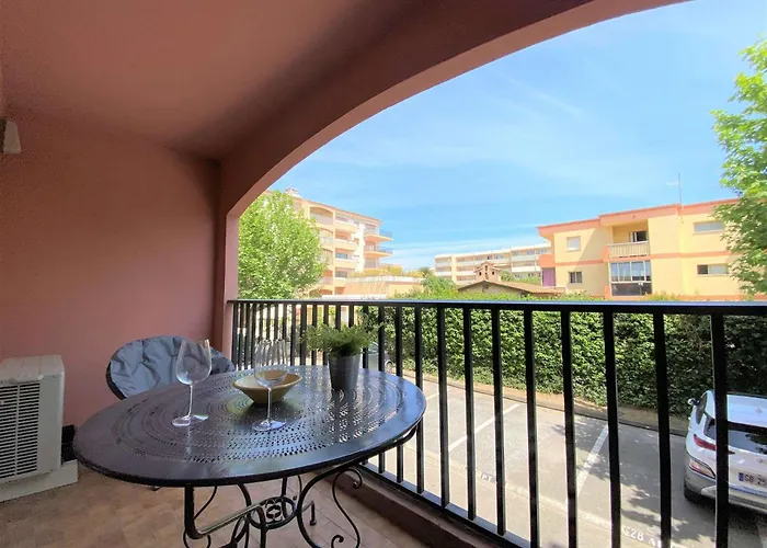 Sm530-b124 Maxime 2 Pieces 4 Couchages Piscine * Sainte-Maxime